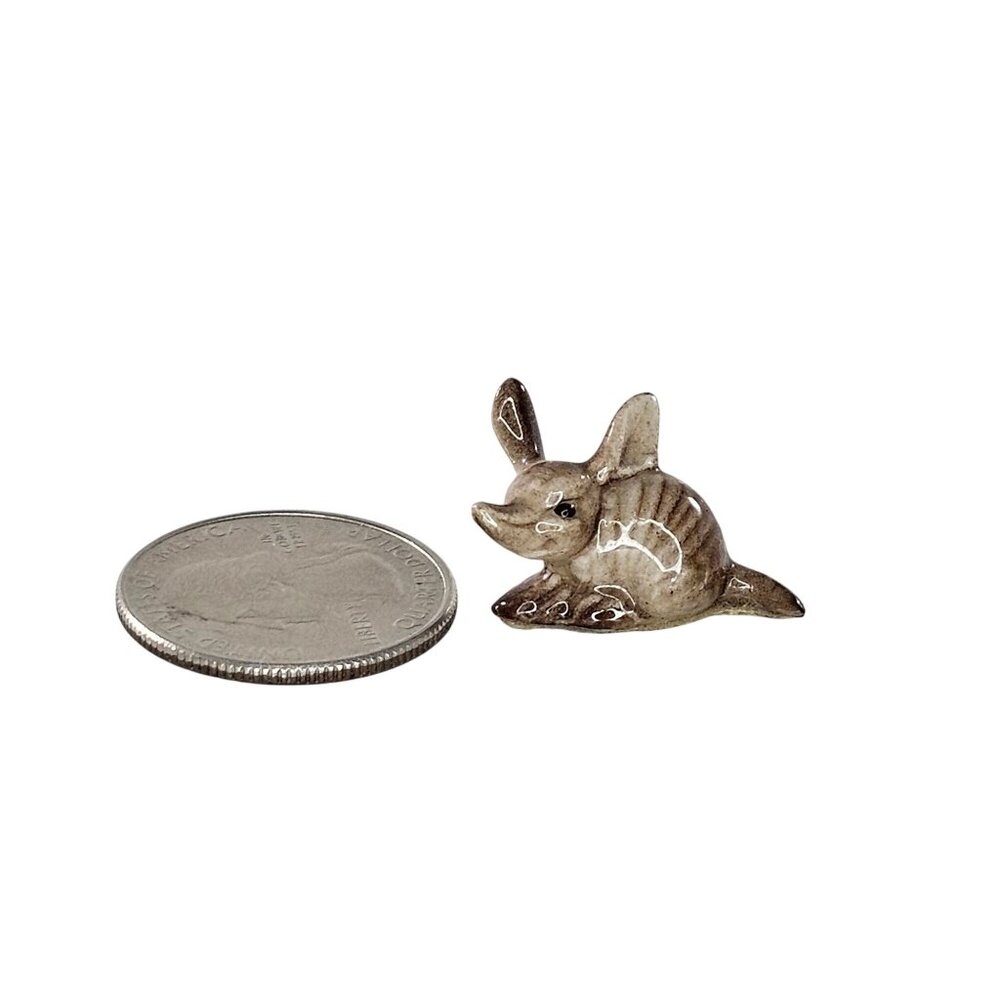 Hagen Renaker Baby Armadillo Miniature Figurine Wildlife Critter Cute